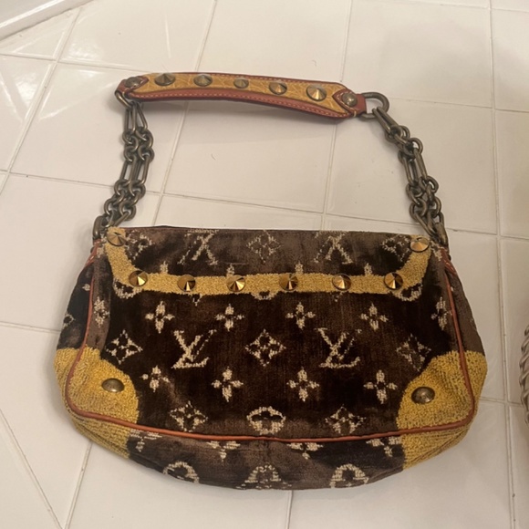 Auth Louis Vuitton Monogram Trompe L'Oeil Pochette Accessoire M92710 - Picture 4 of 6